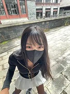 Xiao-Lin - 户外脱内衣漏奶1分钟