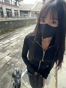 Xiao-Lin - 户外脱内衣漏奶1分钟