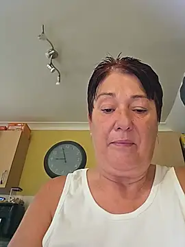 NaughtyNessa53xx - Tits out for 2 mins