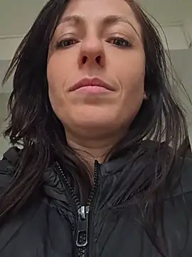 Risky_woman - FOUNTAINE SQUIRT IN PARK OUTSIDEwin snap