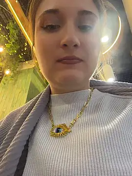 AdelRich - Show tits on public