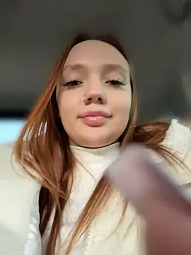 LisaCatt - completely naked and a finger in the ass