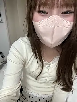 Rin_15 - ズボンポイして四つん這い🍑
