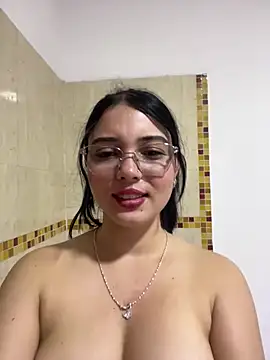 Julianne_valerin - SHOW GOTICS BOOBS