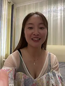 Lianer_520 - 平台首秀，希望哥哥们多多支持莲儿！