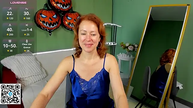 LeticiaRomano - lower the strap