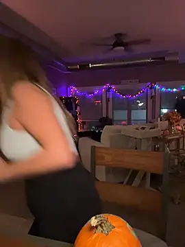 Prettymouthpeach - Cum show