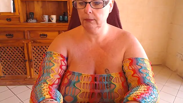 MISS_LINDAH - 😝CLAMPS ON MY NIPPLES 😝