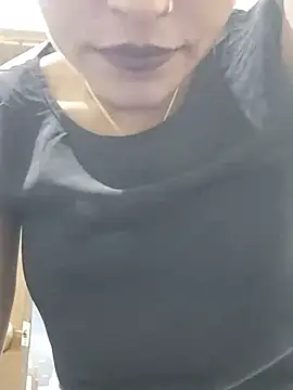 Raseeli_bhabhi1 - Boobs sucking