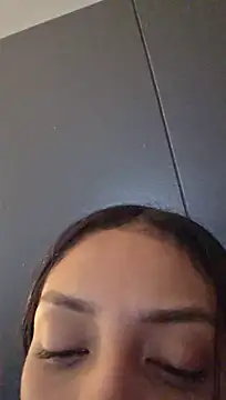 Keyxxxx - I walk down the street with a lot of vag