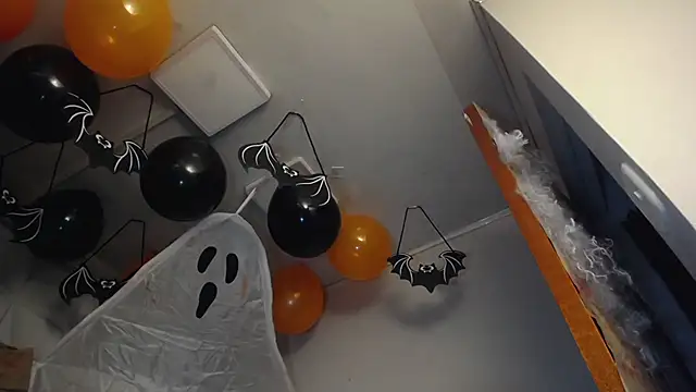 Penelope_Tits - oil on the tits 👸🎃