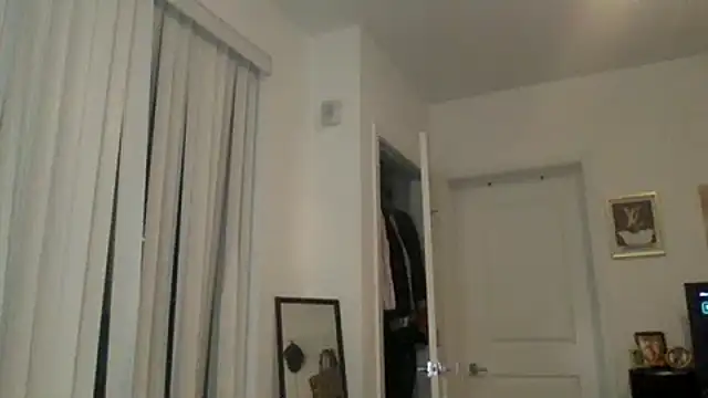 TheSkyeRae - take my bra off!