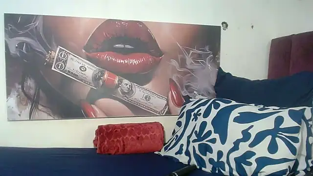 Juicy-luciey - Drill and dig my pussy squirt