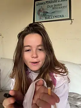 Rhyumii - 🍒😜Topless5m & 50 Ass Spanks🍑
