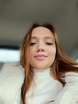 LisaCatt - completely naked and a finger in the ass