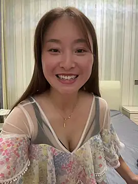 Lianer_520 - 平台首秀，希望哥哥们多多支持莲儿！