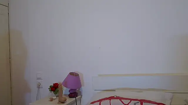 Desirmiss1 - Je montre mes fesses en gros plan