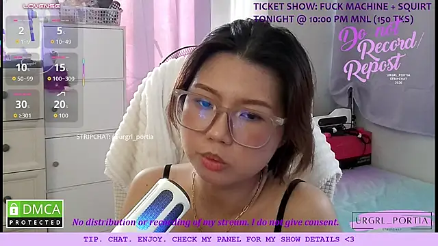 Urgrl_portia - Fuck dildo + wand for 3 mins
