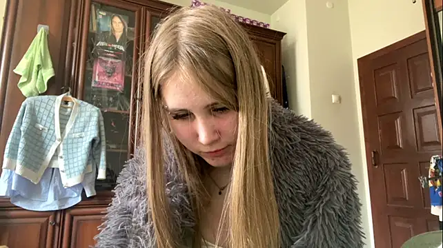 MileyRRoys - tease my underwear