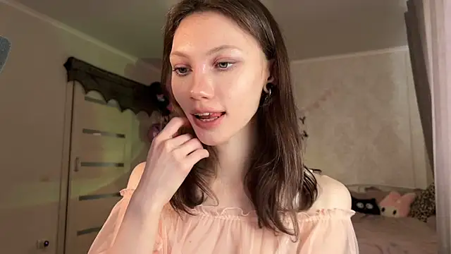 MiaPimmy - Feel your hands on my naked boobies!