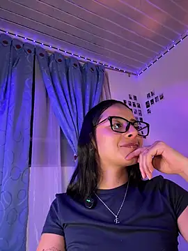 _vaness - Domi inside pussy