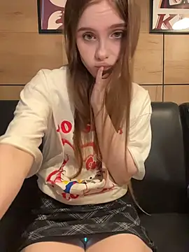 Lunabelle_ - lets see my panti + touch under table