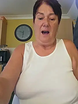 NaughtyNessa53xx - Flash pussy