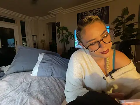 Whitechocolate100M - Watch me TWERK for you baby🍑