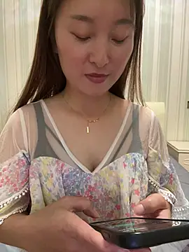 Lianer_520 - 平台首秀，希望哥哥们多多支持莲儿！