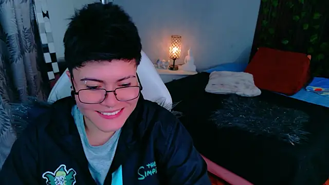 Geminis_xxx - write your name on my tits