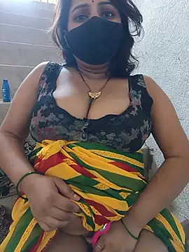 Sweety-girll - Full nude public 2 mint