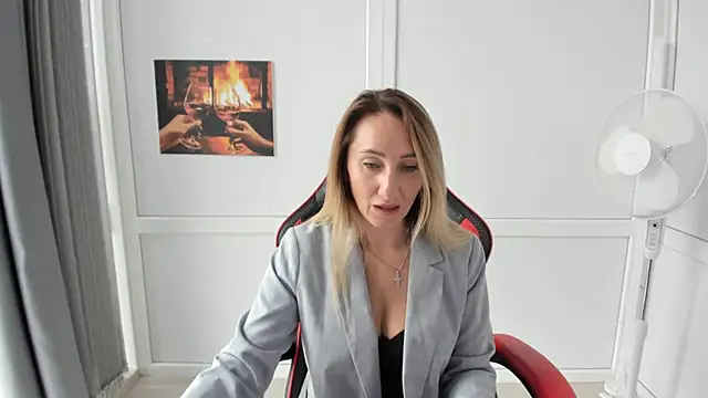 LilyDreamm - https://ru.lovense.com/wish-list/051mcec