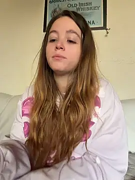 Rhyumii - 🍒😜Topless5m & 50 Ass Spanks🍑