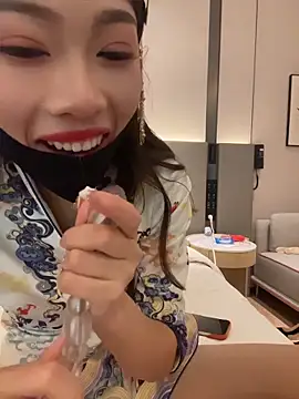 Emily-6868 - 完成目标 大厅 诱惑 噴水 裸脚高敏感歡迎哥哥調教