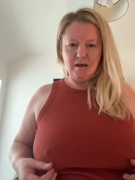 Amandaarchcam - Spit on tits💗