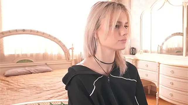 MercedezTimbs - Play with My Shoulder Straps + lower