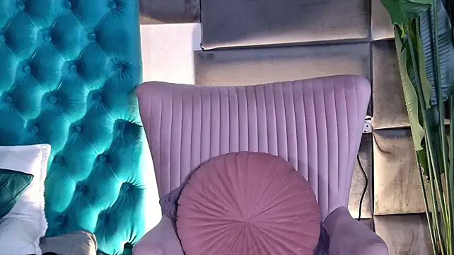 EvaMorreti - 2 fingers deep down my pussy