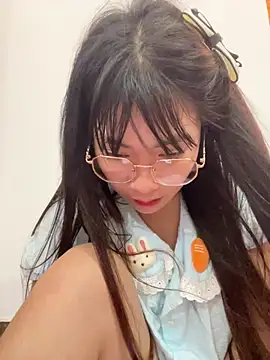 -Lyly_69 - Show zoom 30p