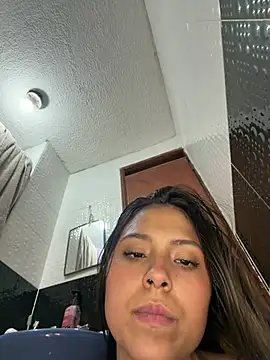 Littlee_Lucy - dildo in the ass