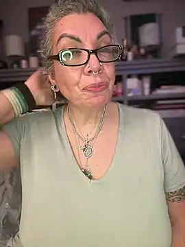 Dieseldame1313 - Hey guys topless dance