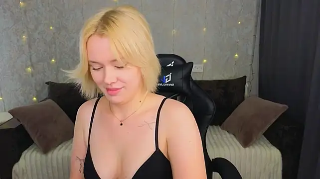 MelissaAvis - add fake cum on panties