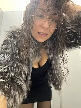 Choco__latte - risky game with nipples in wc