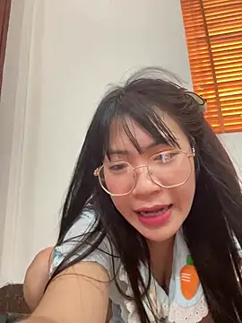 -Lyly_69 - Show zoom 30p