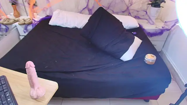 Pamela_martiinez - Spit clit + ride dildo
