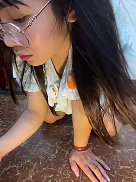 -Lyly_69 - Show zoom 30p