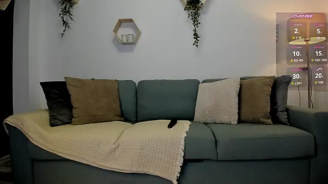 Naila18 - pussy tease