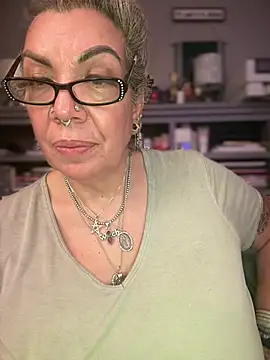 Dieseldame1313 - Hey guys topless dance