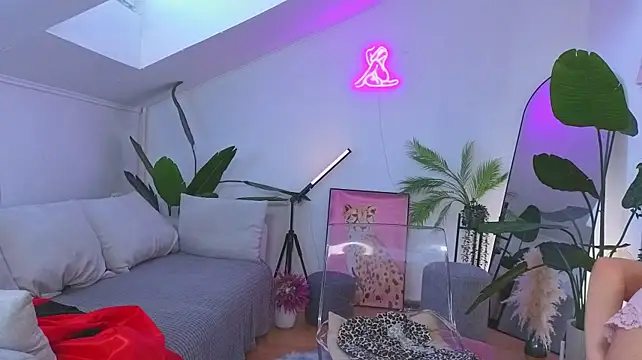 Hannahflora - Shake shake Big boobies Mommy