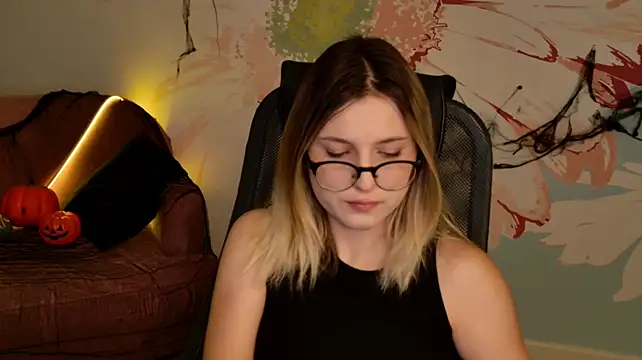 LeslieBloom - on the new dress