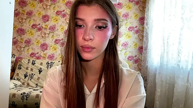 Lerchek_Wia - Lift my cutie dress and show ass closely